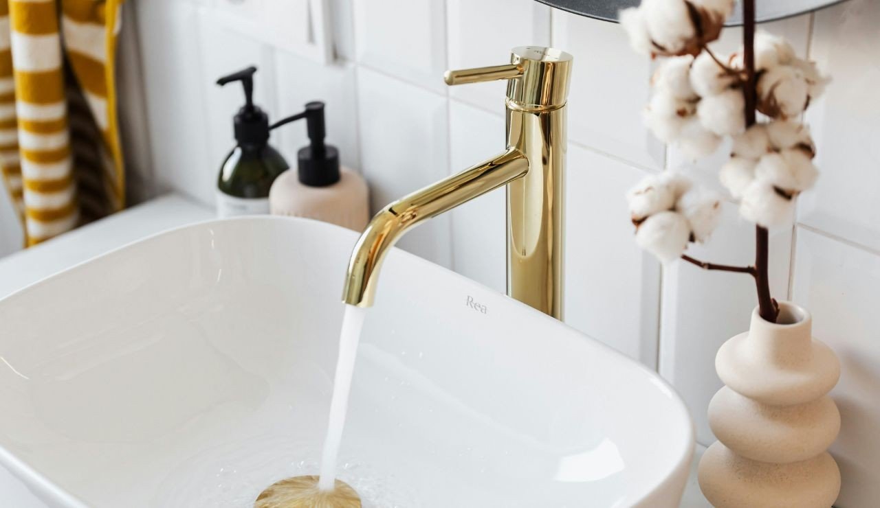 Rubinetteria del bagno opaca? Ecco come ridarle splendore in pochi minuti - HD casa