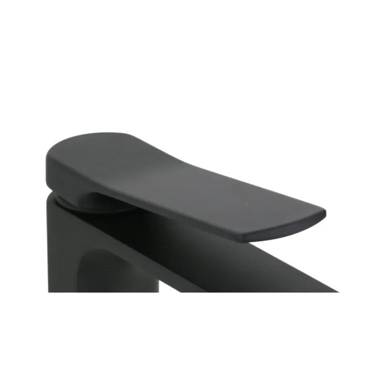 Miscelatore lavabo monoforo in ottone nero opaco modello Kora con leva inclinata e piletta clic-clac inclusa