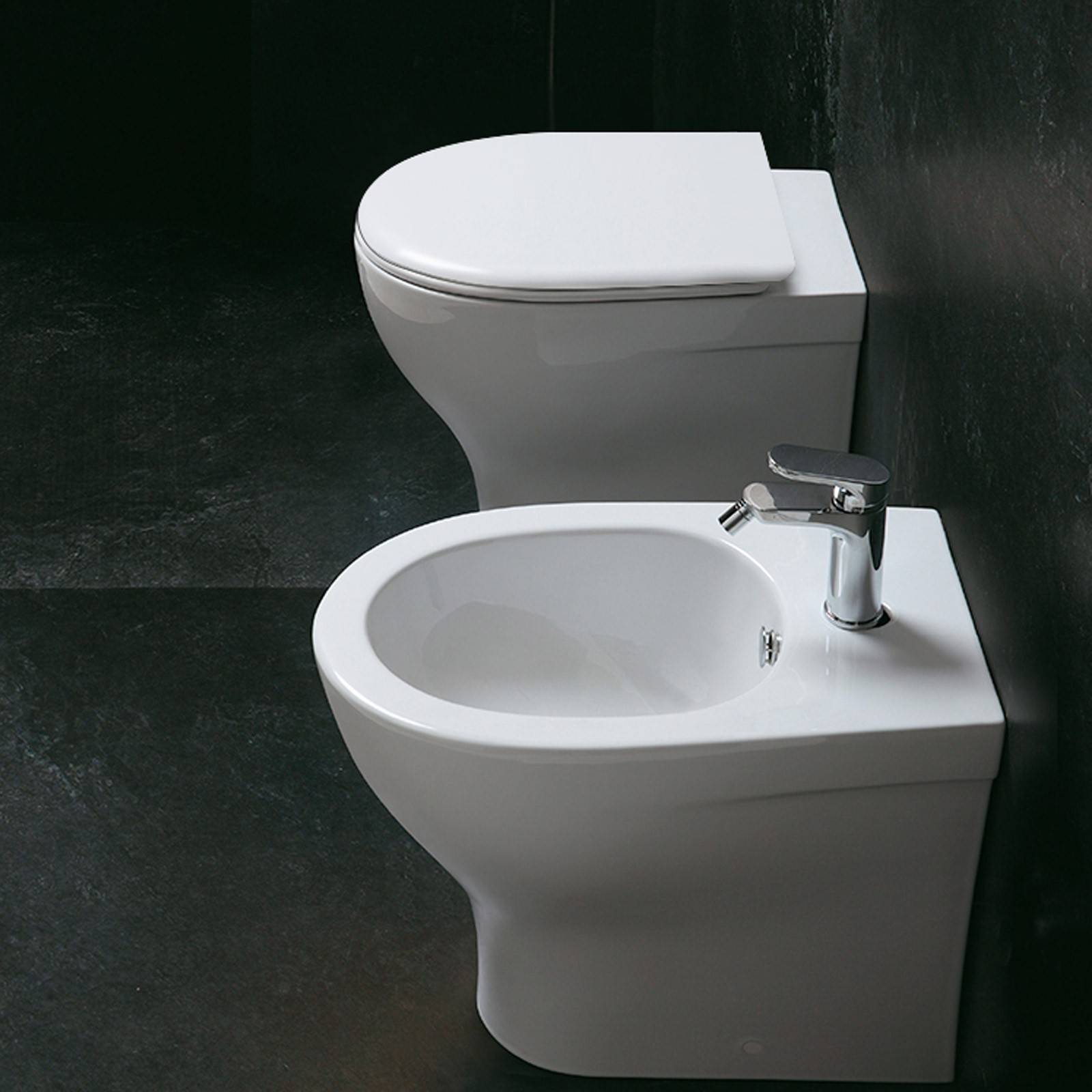 Sanitari filo muro Azzurra Pratica terra wc + bidet e sedile