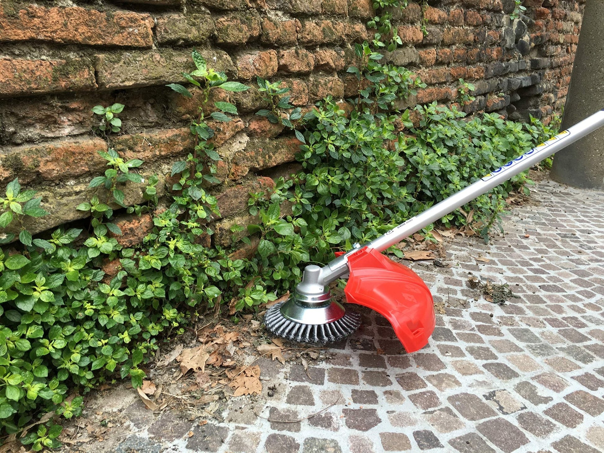 Spazzola conica per decesepugliatore fili ritorti Cardinale Ø 200 mm - 38 mazzetti - HD casa