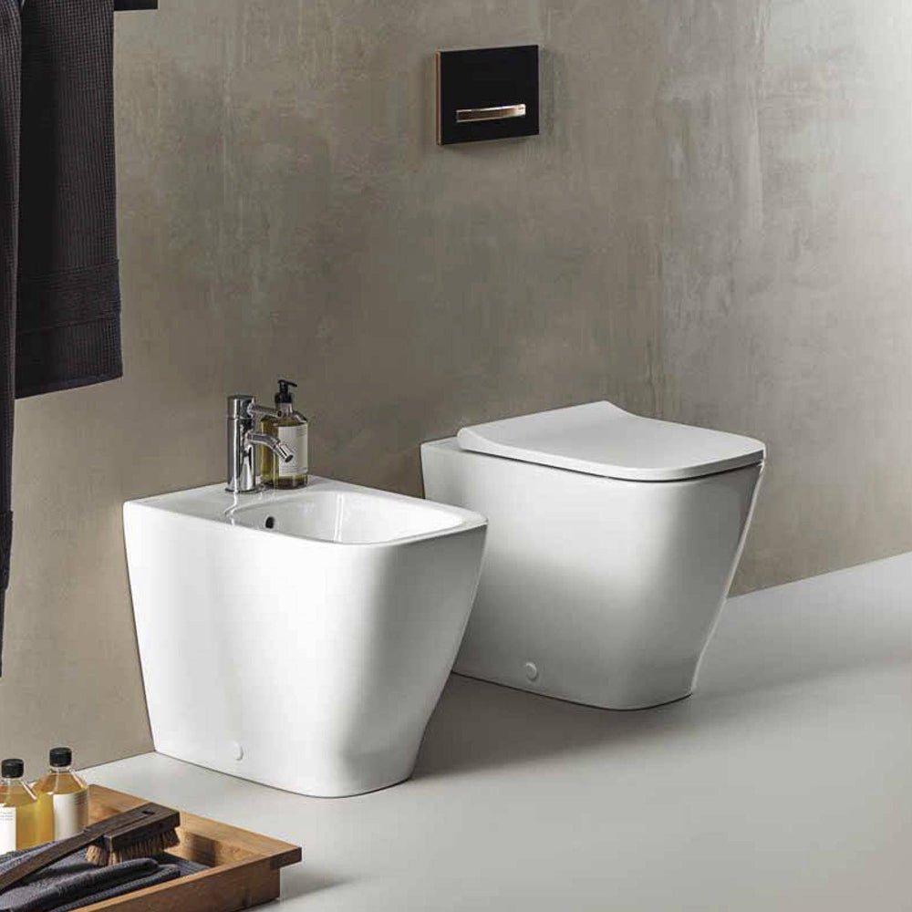 Vaso filo parete rimfree Smyle con sedile chiusura rallentata — Geberit - HD casa